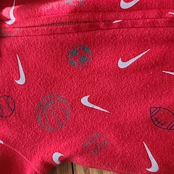 Nike red zip up sleeper/footie - Picture 4 of 5